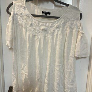 Signature Studio Petite White Women's Boho Top with Slits in Shoulder-Size PXL